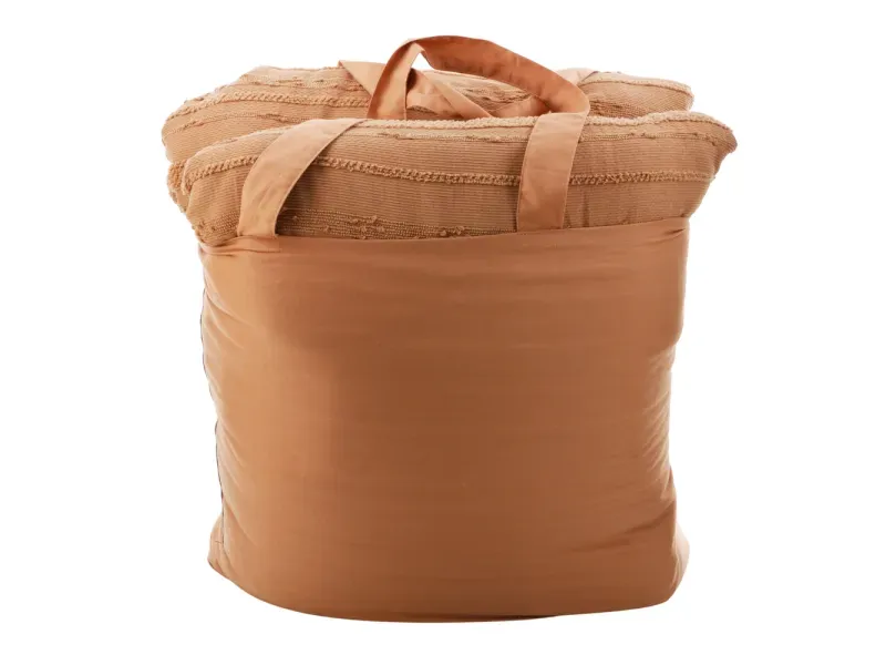 000000000075247828-UN-03