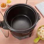 000000000070454446-UN-04