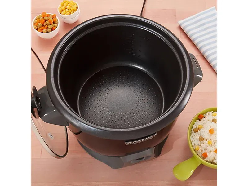 000000000070454446-UN-04