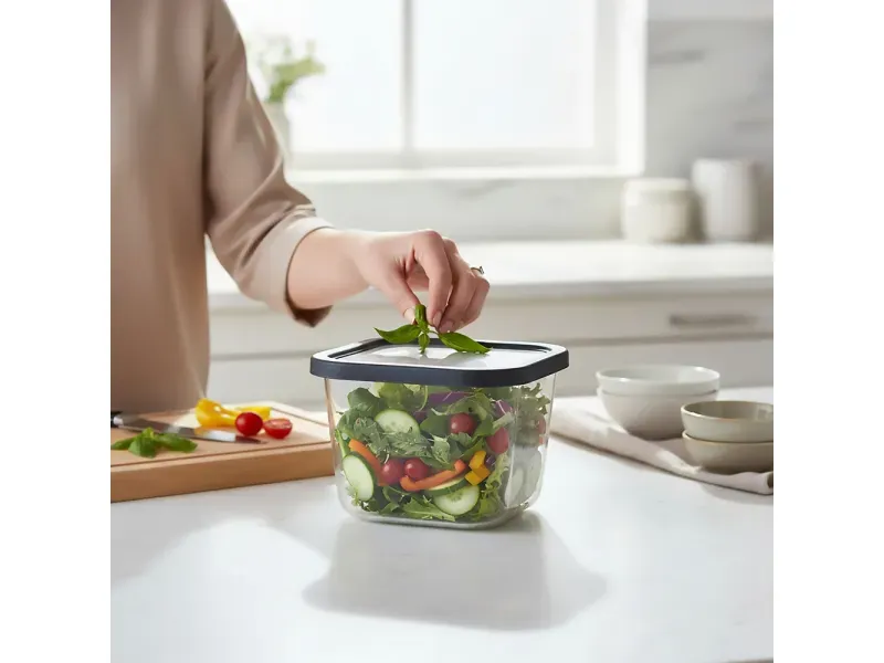 000000000075390330-UN-05