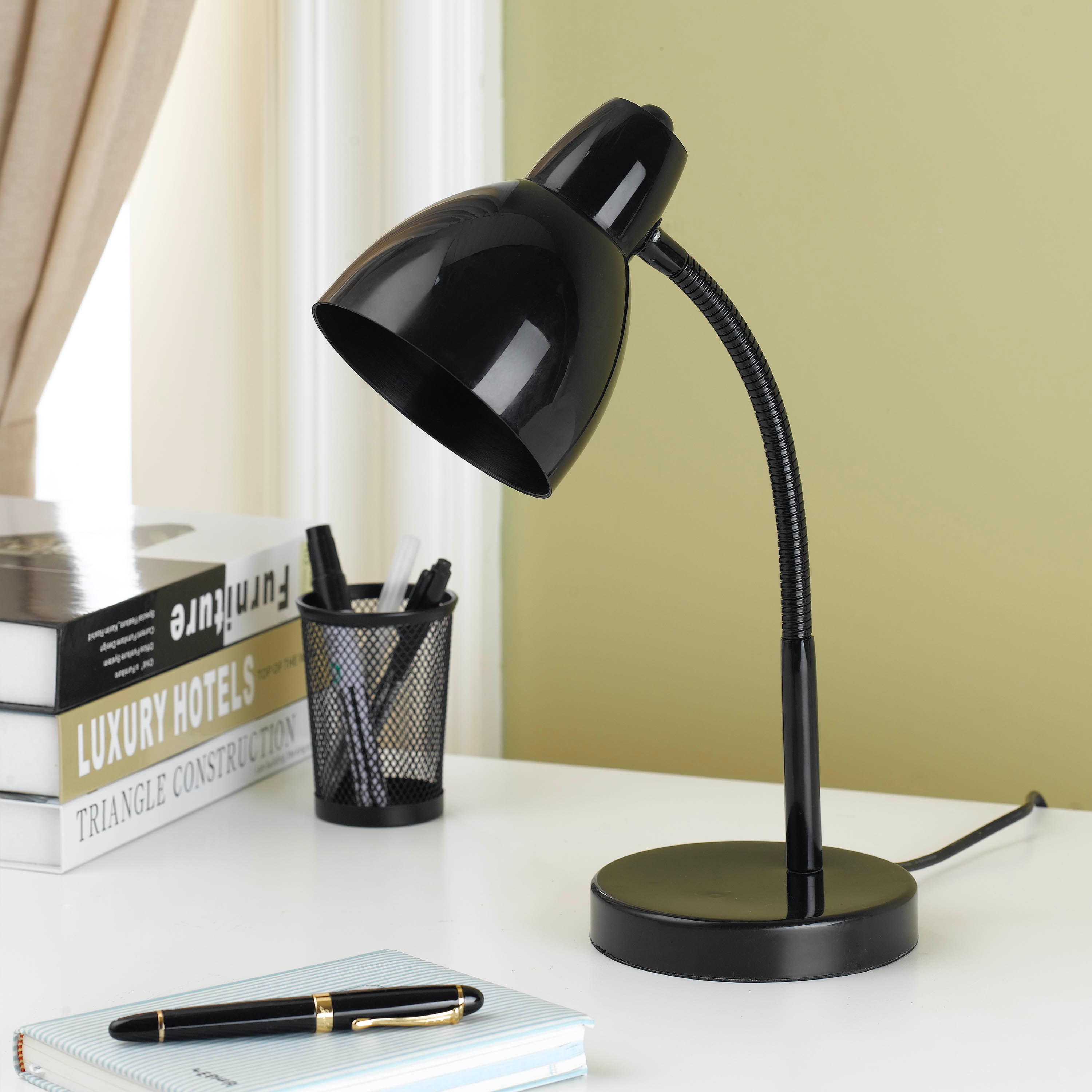 Lámpara de escritorio básica.