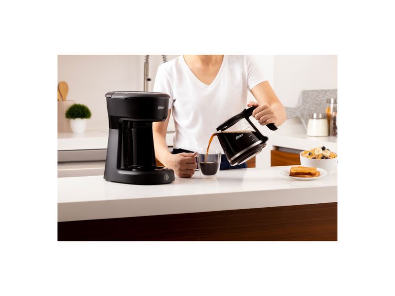 Coffe-Maker-Oster-12-tazas-color-Negro-Modelo-BVSTDCS12B-4-66592