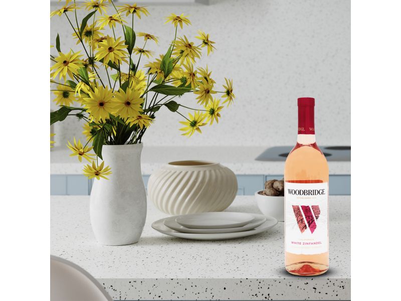 Vino-Blanco-Woodbridge-White-Zinfande-750ml-4-87172