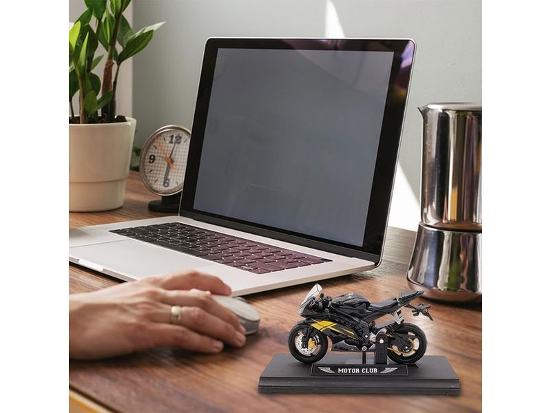 000000000075322738-UN-08