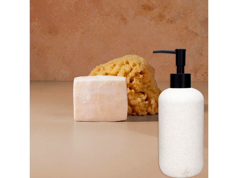 000000000075351723-UN-04